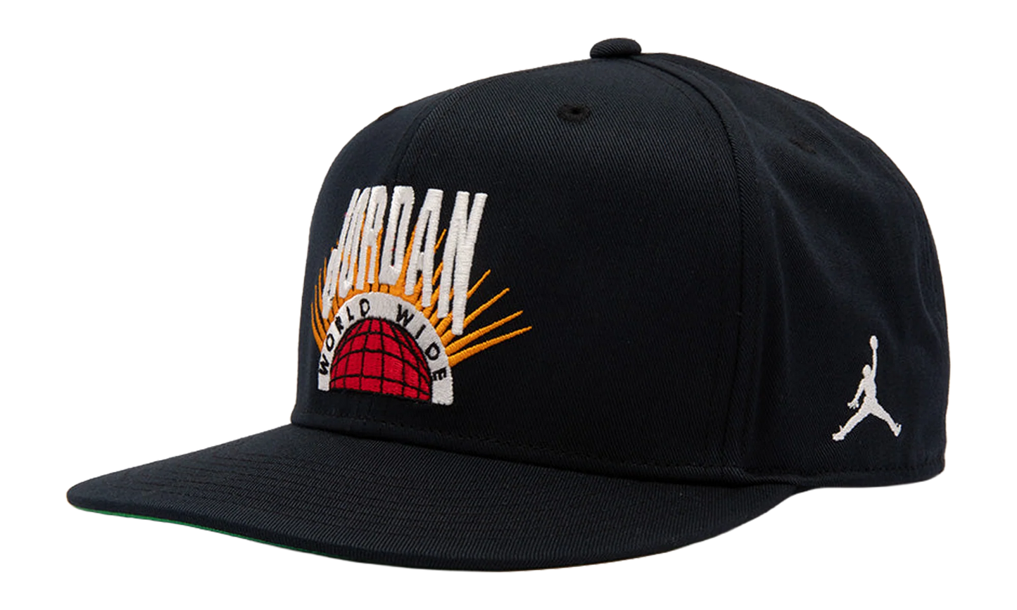 Jordan Essentials Pro Structured Flat Bill Hat "Black / Kelly Green / Sail" IF3508 010
