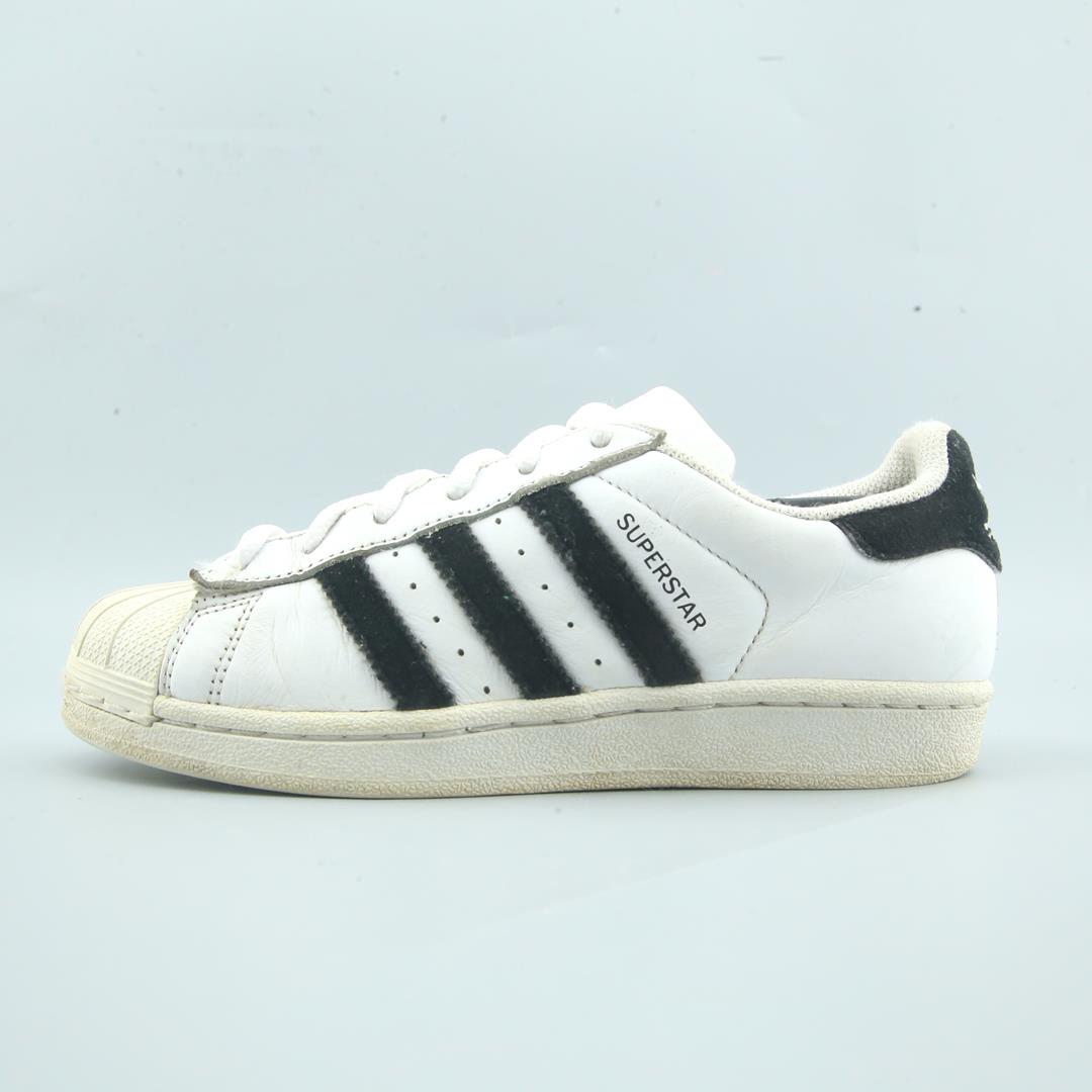 SUPERSTAR J
