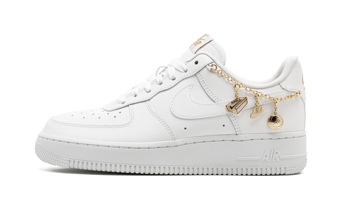 AIR FORCE 1'07 LX MNS WMNS"Lucky Charms" DD1525 100