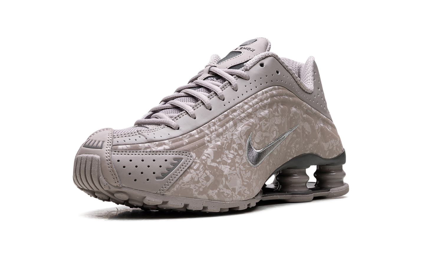 Shox R4 WMNS"Flat Pewter Floral" HV0934 001