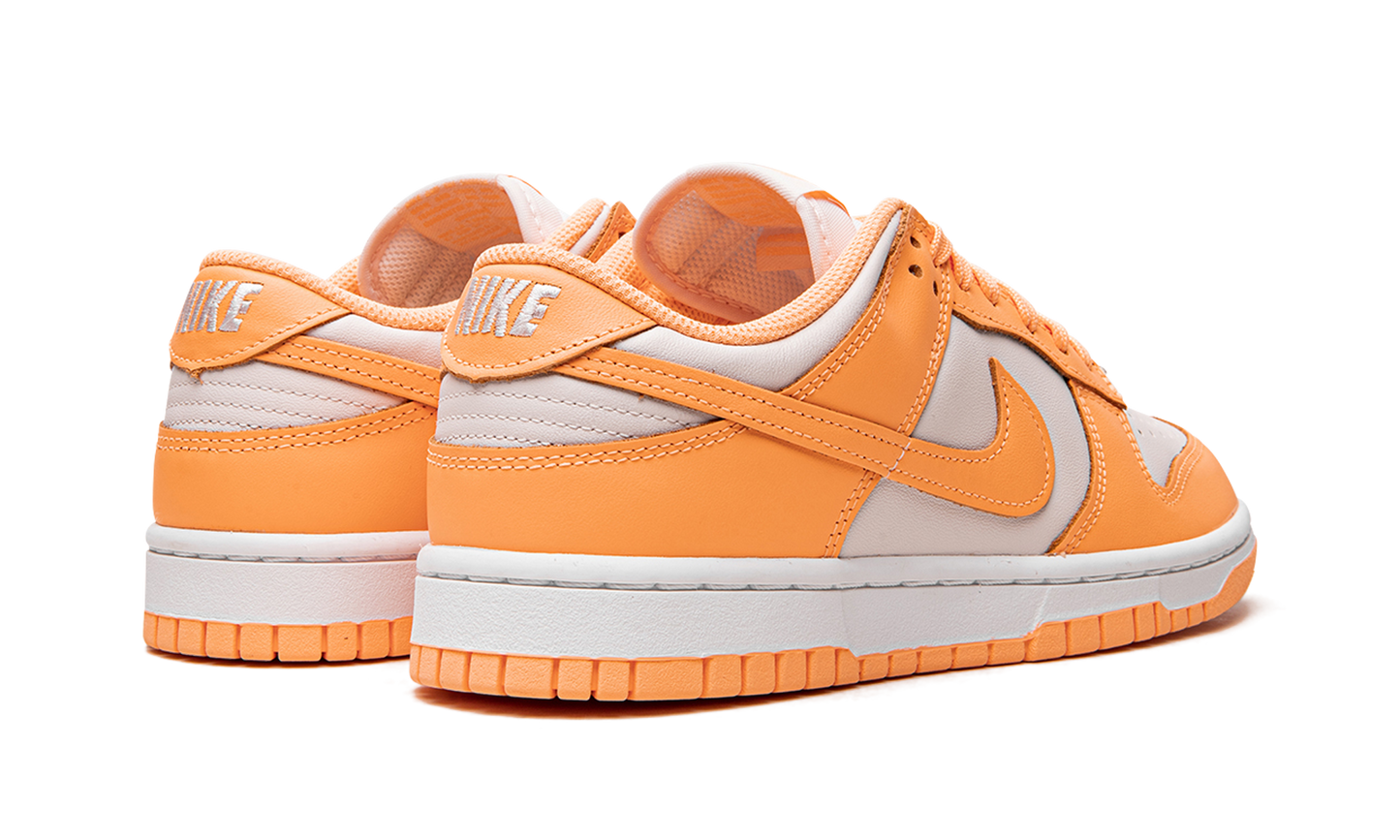 DUNK LO MNS WMNS"Peach Cream" DD1503 801