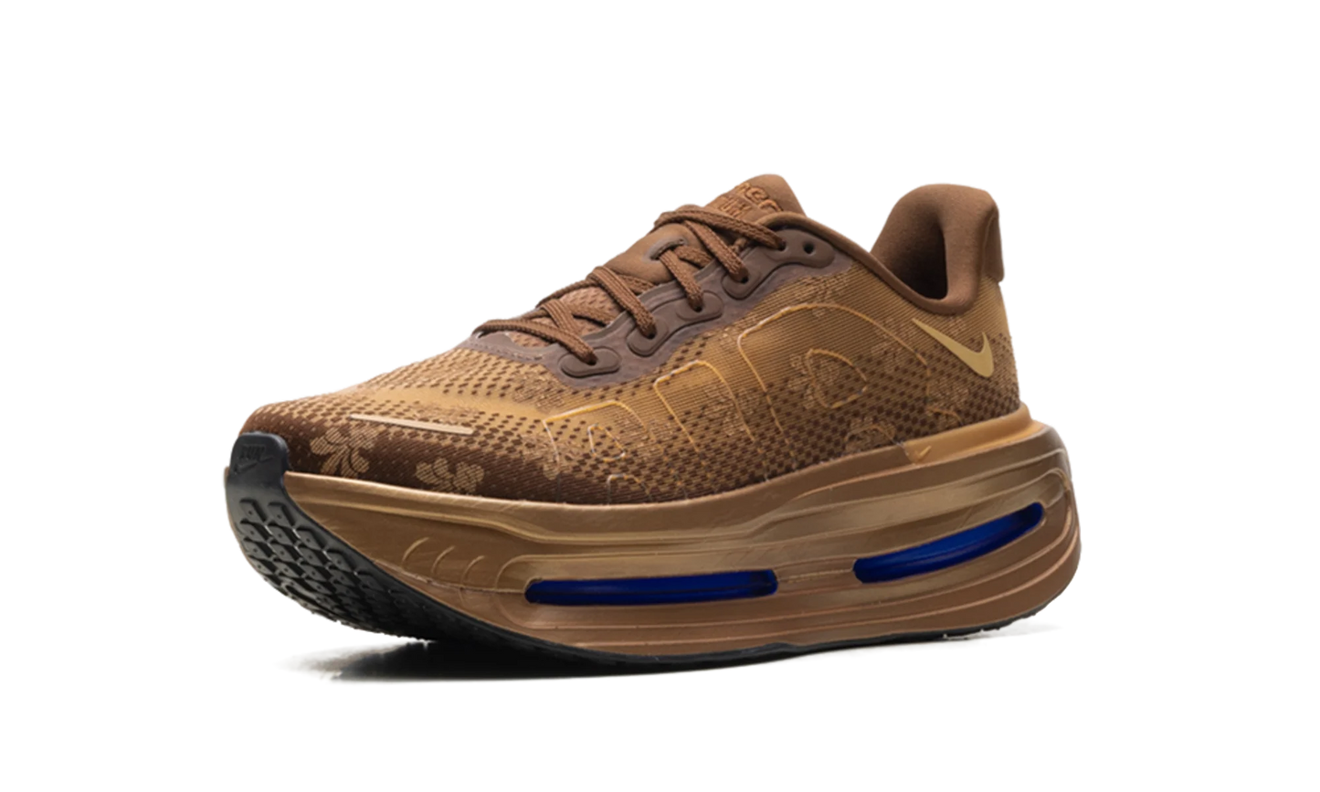 Vomero Premium WMNS "Flat Stout" IQ0028 200