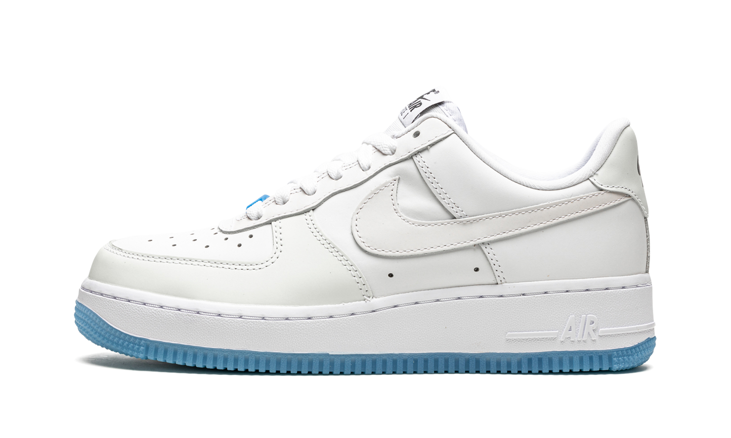 AIR FORCE 1 LO LX MNS WMNS"UV Reactive" DA8301 100
