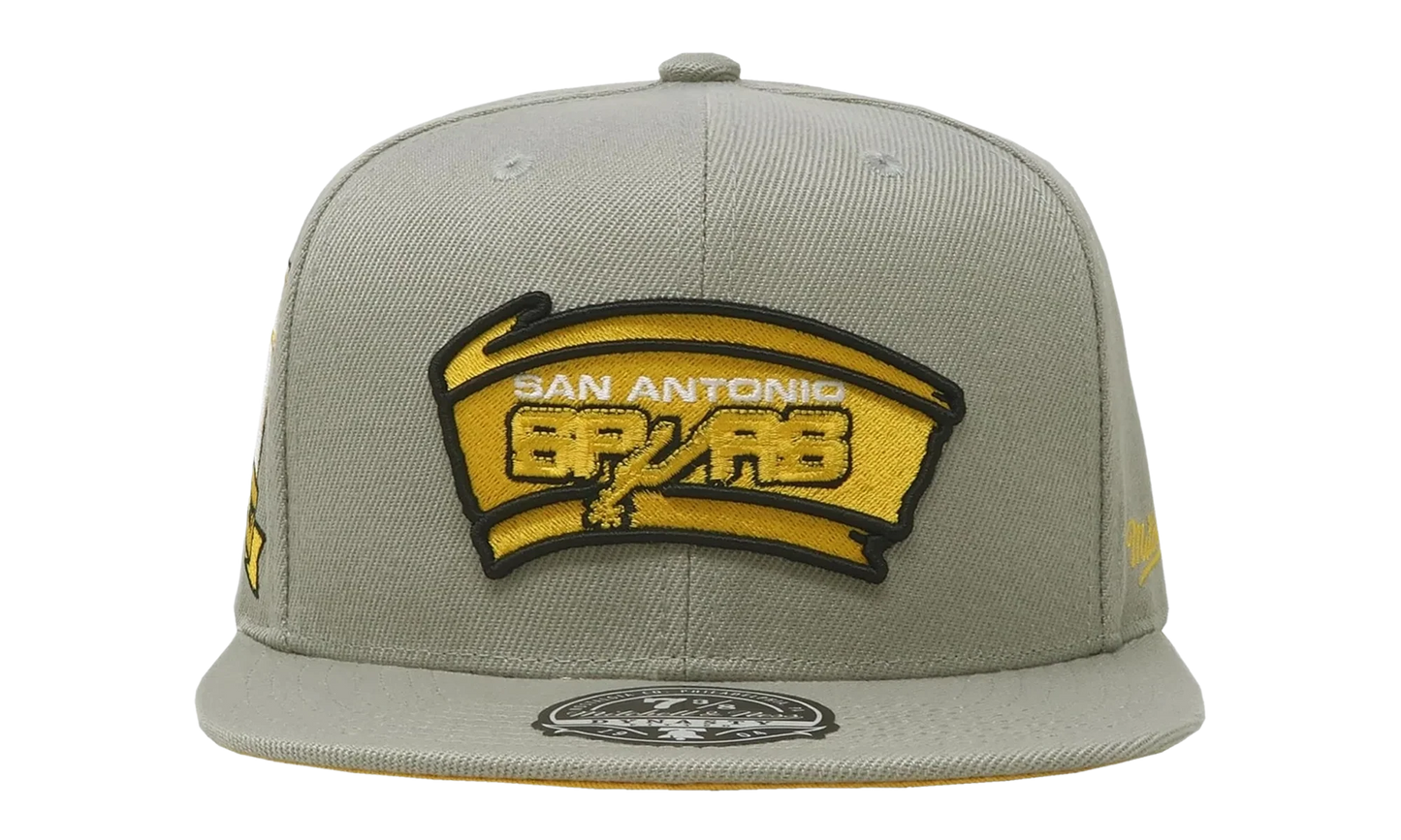 NBA Hardwood Classics Fitted Cap "San Antonio Spurs - Sunny Gray" 6HSFDX21134 SASGREY