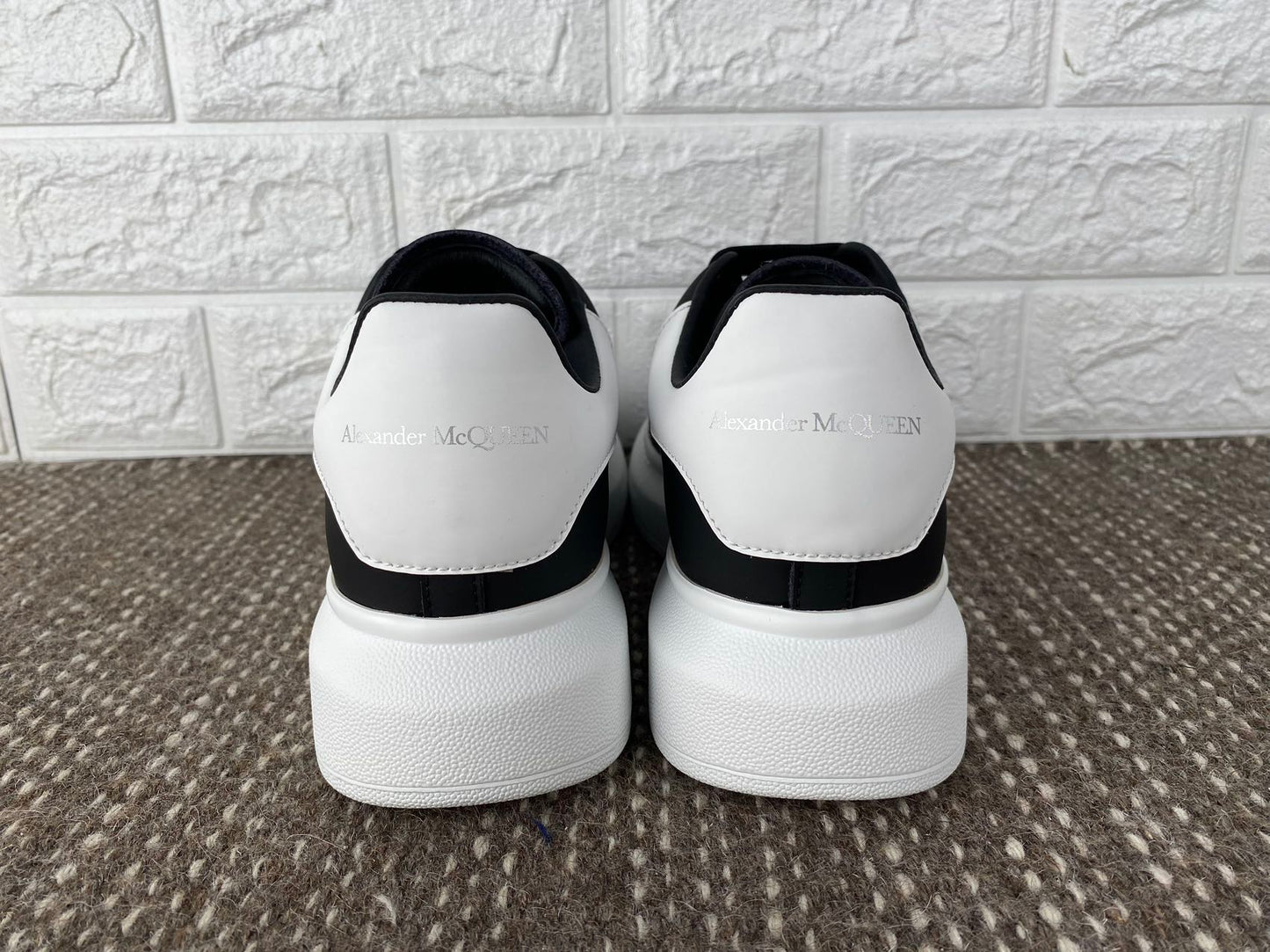 Oversized Black White