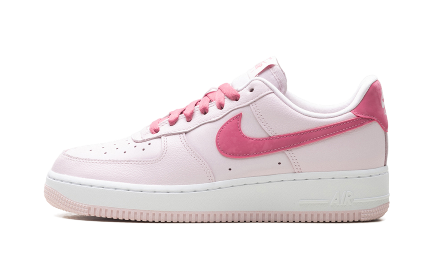 Air Force 1 Low WMNS"Valentine's Day (2026)" IO8755 600