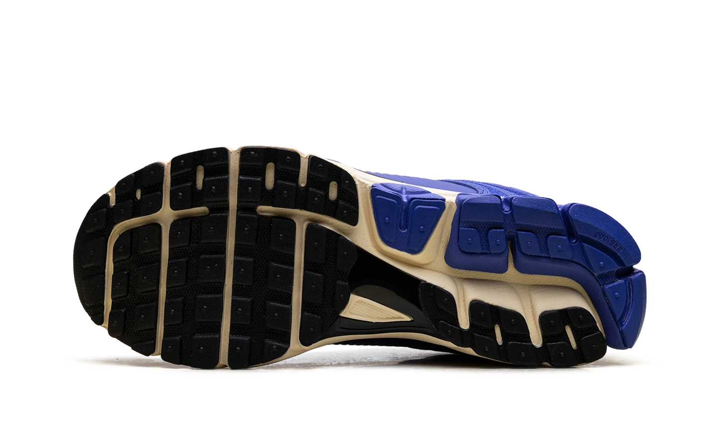 Zoom Vomero 5 "Swooshless Hyper Royal" IO4555 400