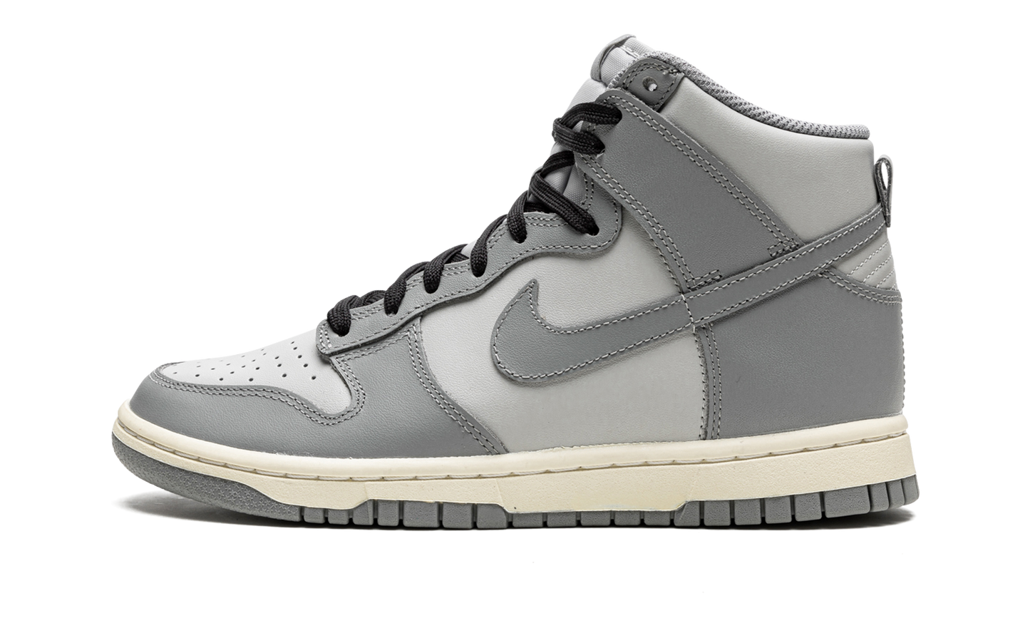 DUNK HIGH WMNS"Aged" DD1869 001