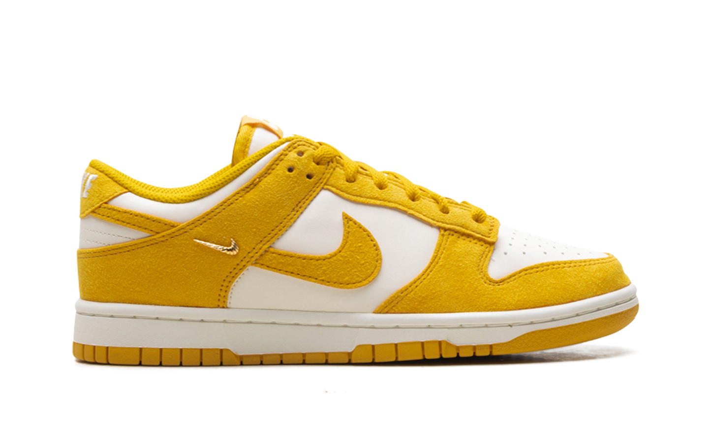 Dunk Low WMNS"Dark Sulfur Gold Mini Swoosh" IB4417 101