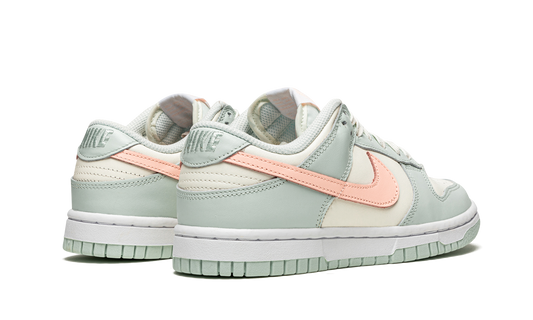 DUNK LOW WMNS"Barely Green" DD1503 104