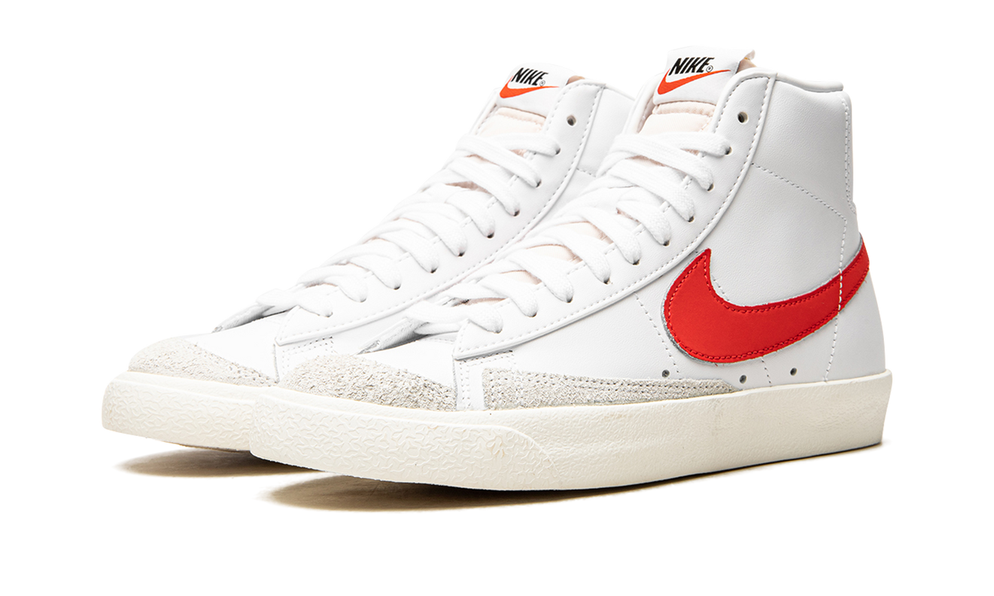 BLAZER MID'77 VNTG WMNS"Habanero Red" CZ1055 101