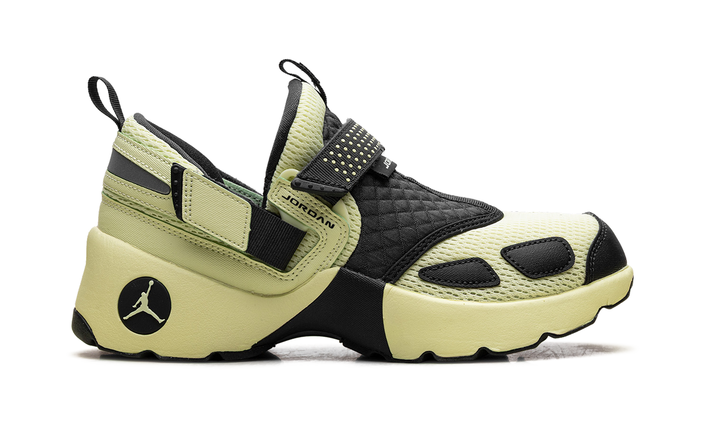 Trunner LX "Luminous Green" HQ2164 302