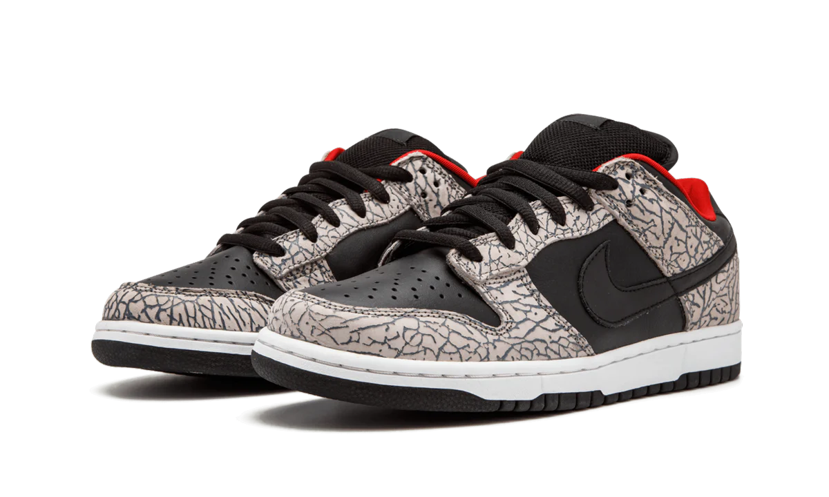 SB Dunk Low Pro "Supreme - Black Cement" 304292 131
