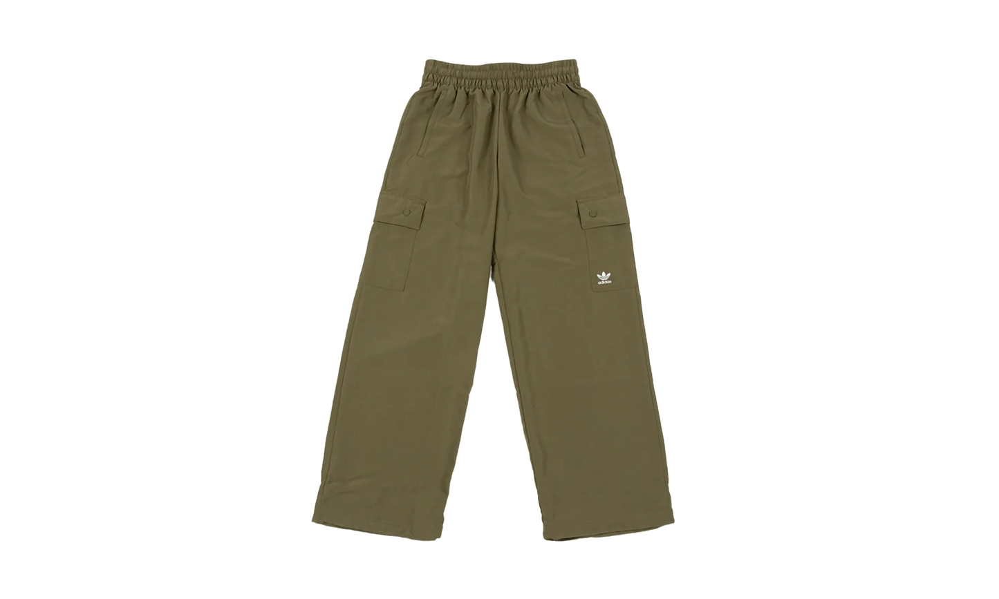 W Essential Woven Cargo "GREEN" IX9972