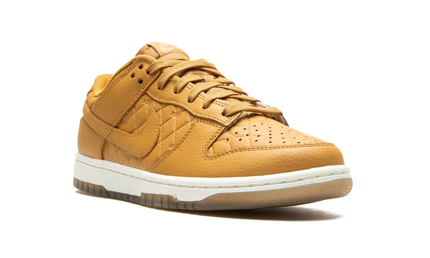DUNK LO MNS WMNS"Quilted Wheat" DX3374 700