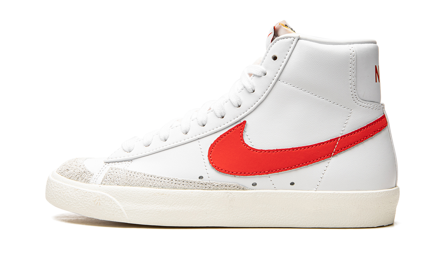 BLAZER MID'77 VNTG WMNS"Habanero Red" CZ1055 101