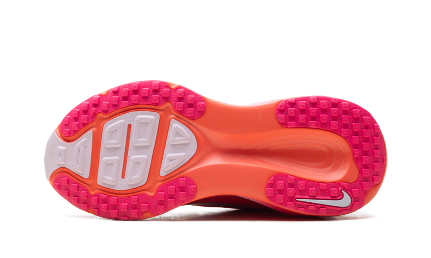 Vomero 18 WMNS"Bright Crimson" HM6804 603