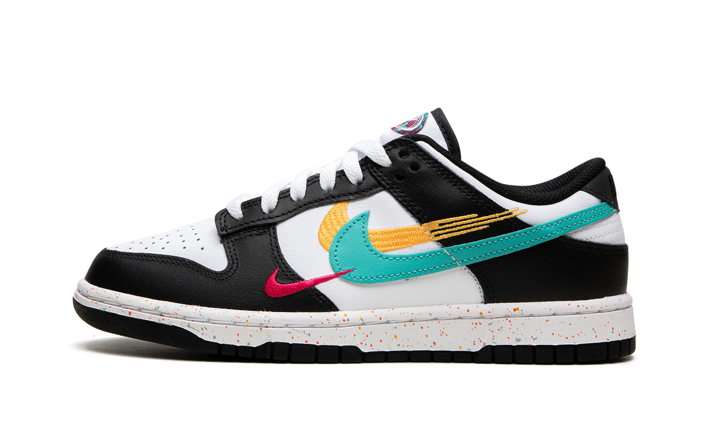 DUNK LO MNS WMNS"Lunar New Year - Multi-Swoosh" FD4623 131