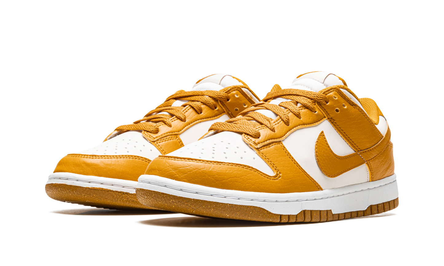 DUNK LO NEXT NATURE MNS WMNS"Gold/ Phantom" DN1431 001