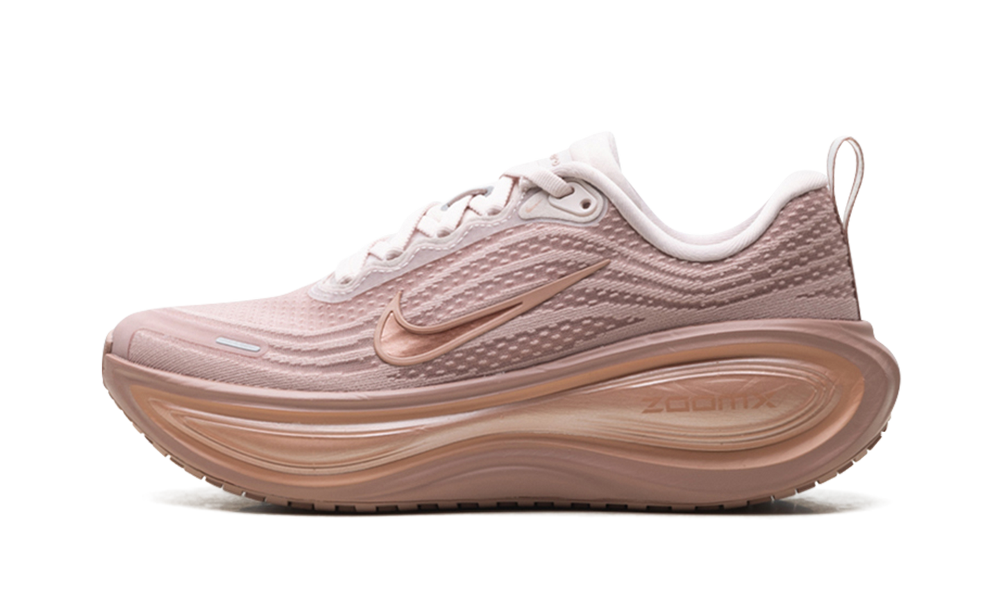 Vomero Plus WMNS"Particle Pink/ Rose Gold" HV8154 601