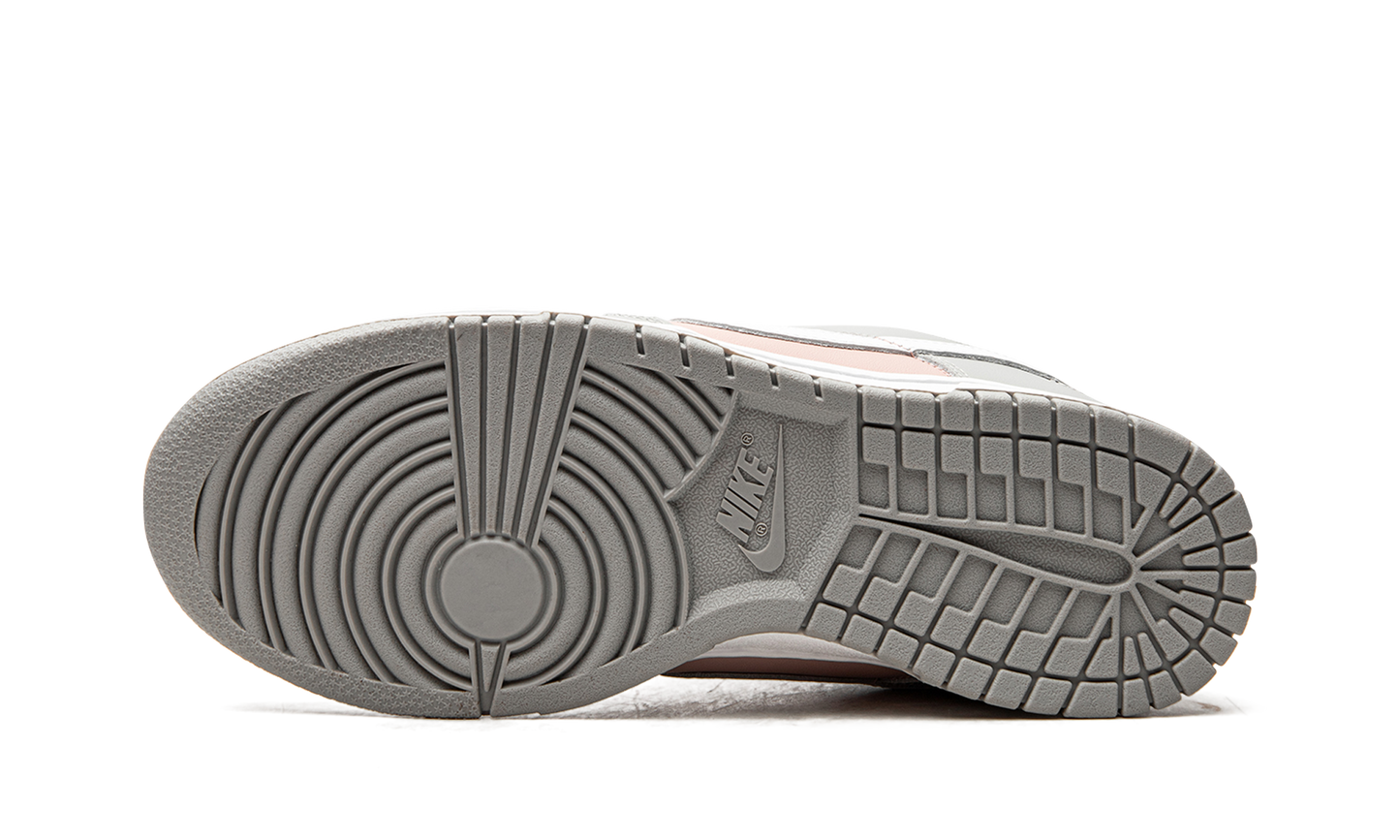 DUNK LO MNS WMNS"Soft Grey/ Pink" DM8329 600