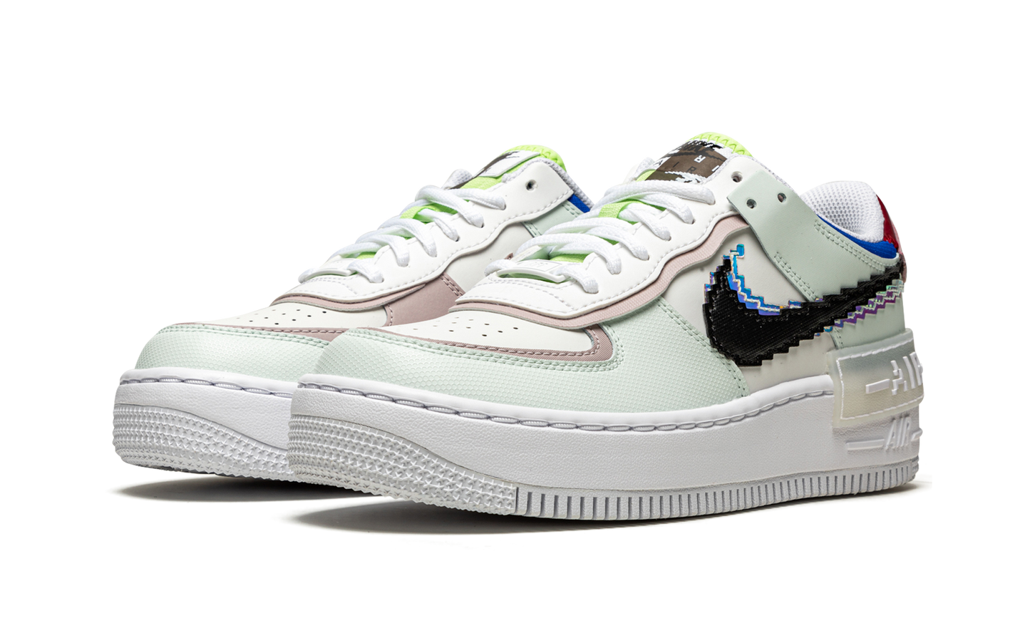 AF1 SHADO SE WMNS"Pixel Swoosh" CV8480 300