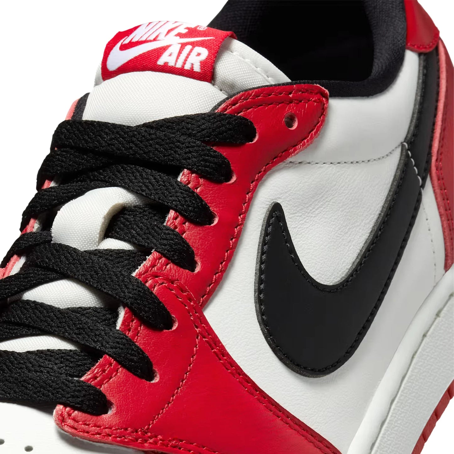 1 Retro Low OG 'Chicago' (2025)