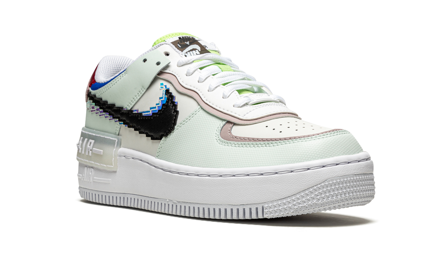 AF1 SHADO SE WMNS"Pixel Swoosh" CV8480 300