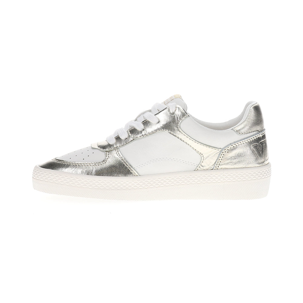 Fast Perforated Lace Up Sneakers