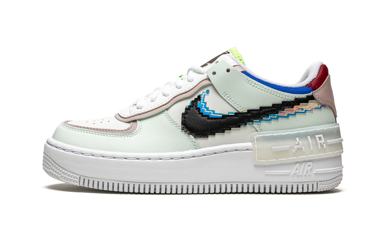 AF1 SHADO SE WMNS"Pixel Swoosh" CV8480 300