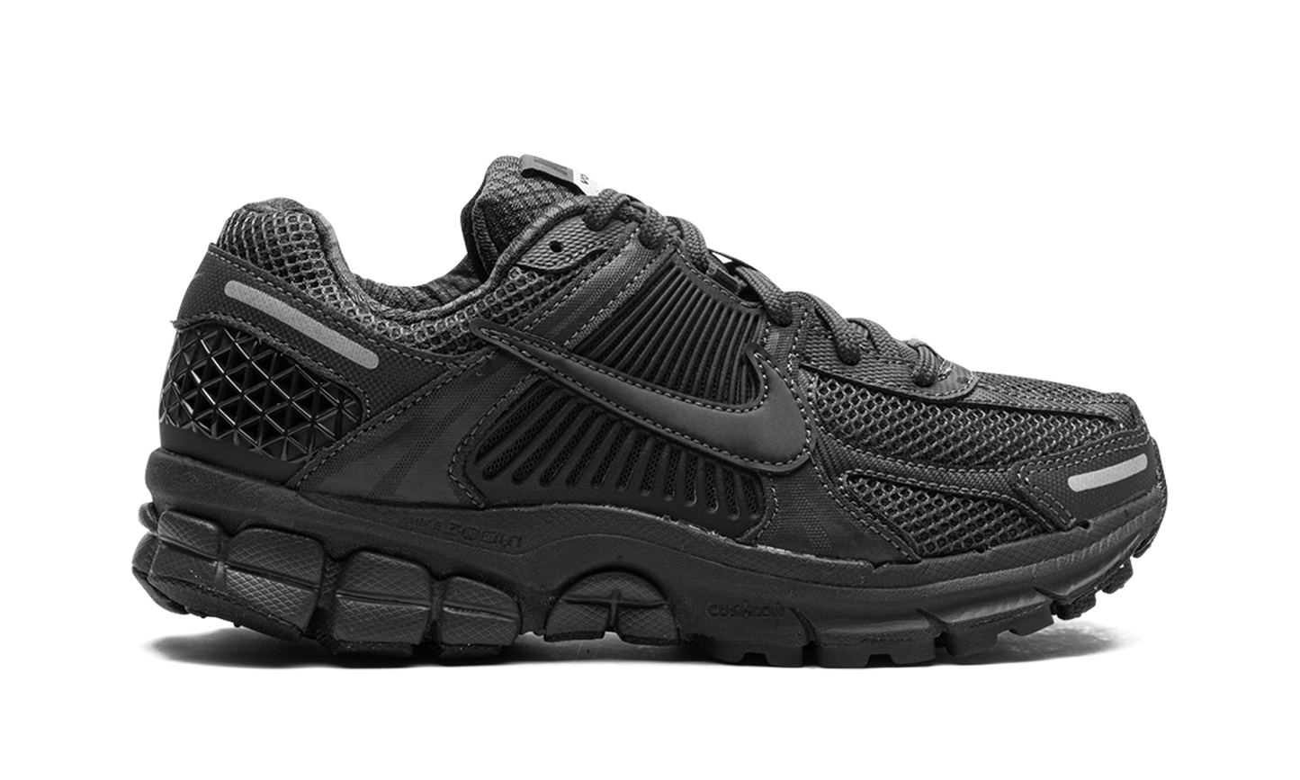 Zoom Vomero 5 WMNS"Triple Black" FQ7079 002