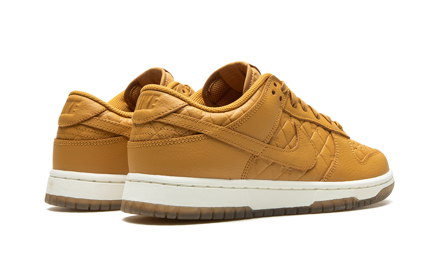 DUNK LO MNS WMNS"Quilted Wheat" DX3374 700