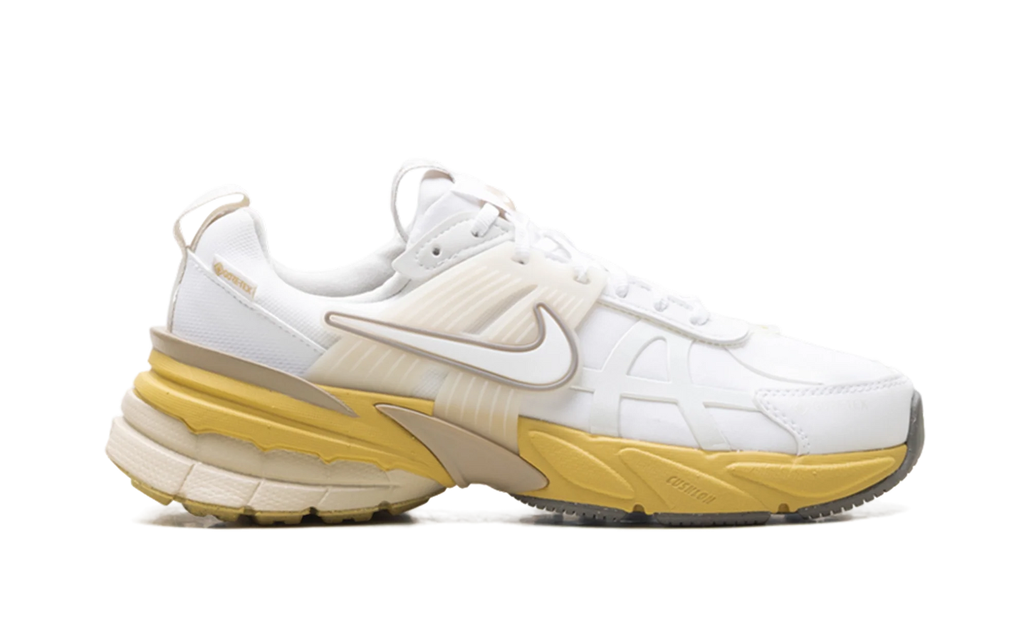 V2K Run WMNS "Gore-Tex White Light Bone" FZ2622 100