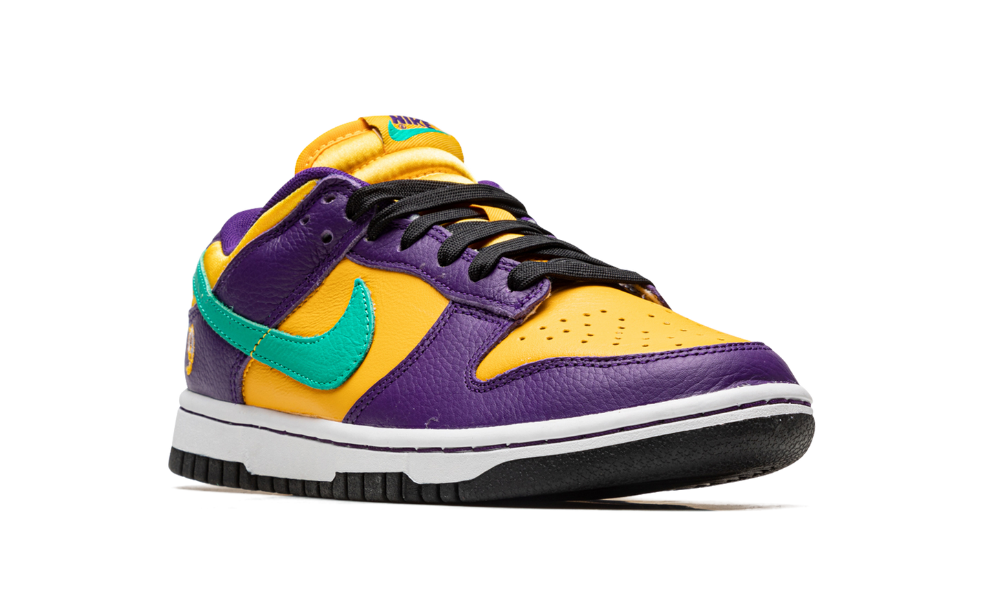 DUNK LOW WMNS"Lisa Leslie" DO9581 500