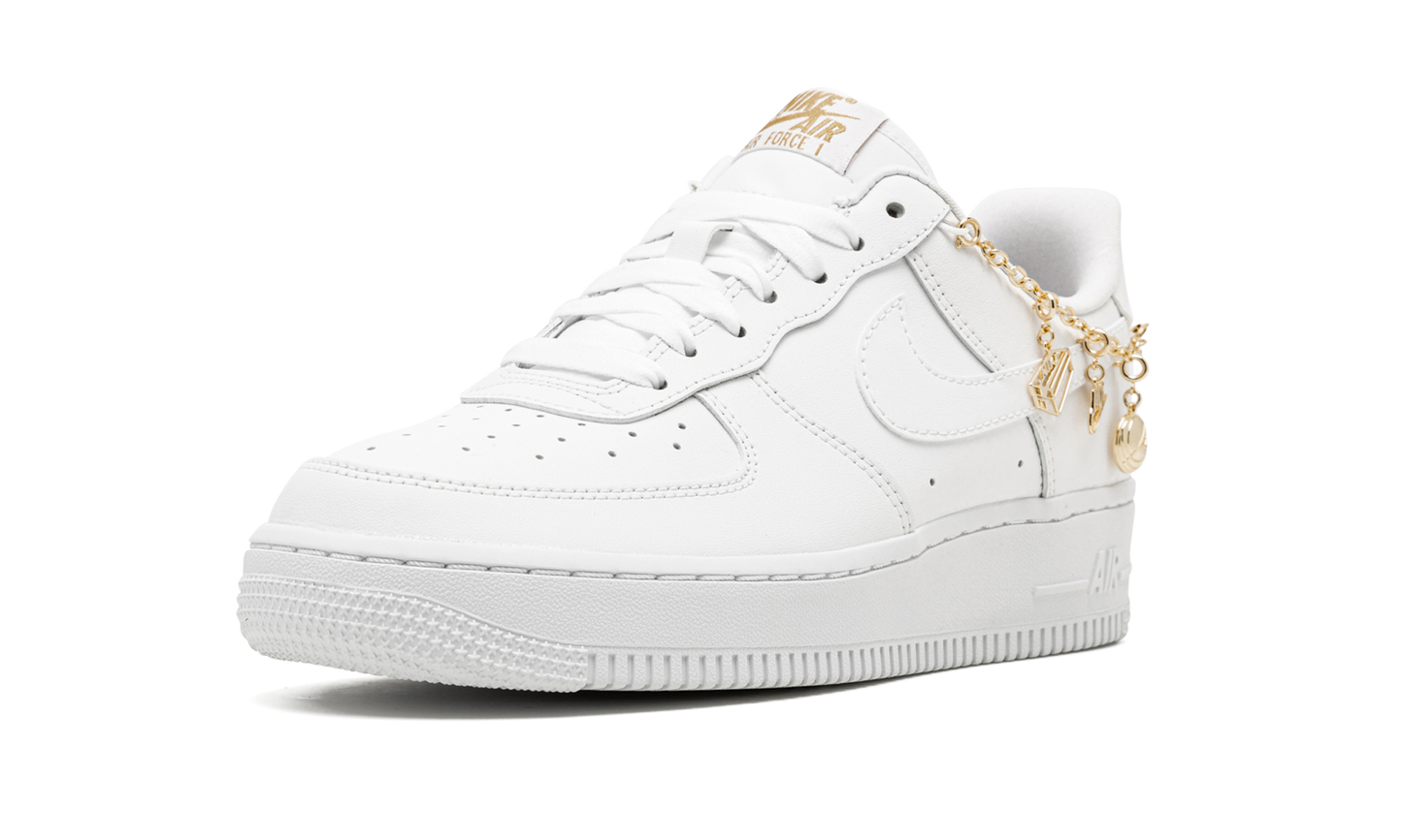 AIR FORCE 1'07 LX MNS WMNS"Lucky Charms" DD1525 100