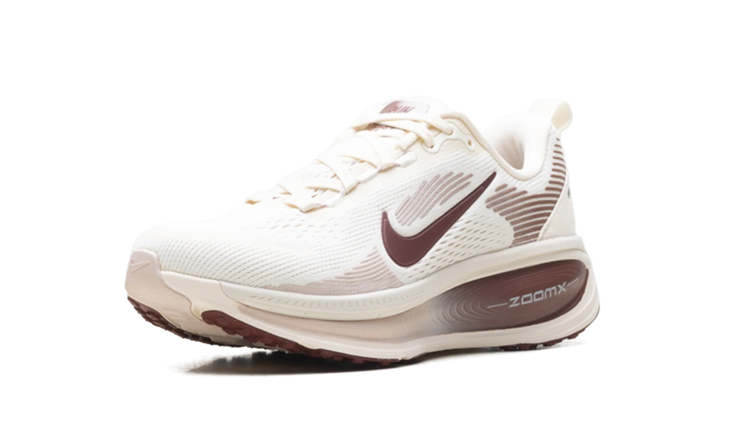 Vomero 18 WMNS "Pale Ivory Red Sepia Silt Red Dark Team Red" HM6804 108
