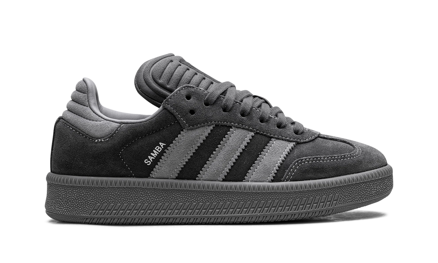 Samba XLG "Carbon Grey" ID3912