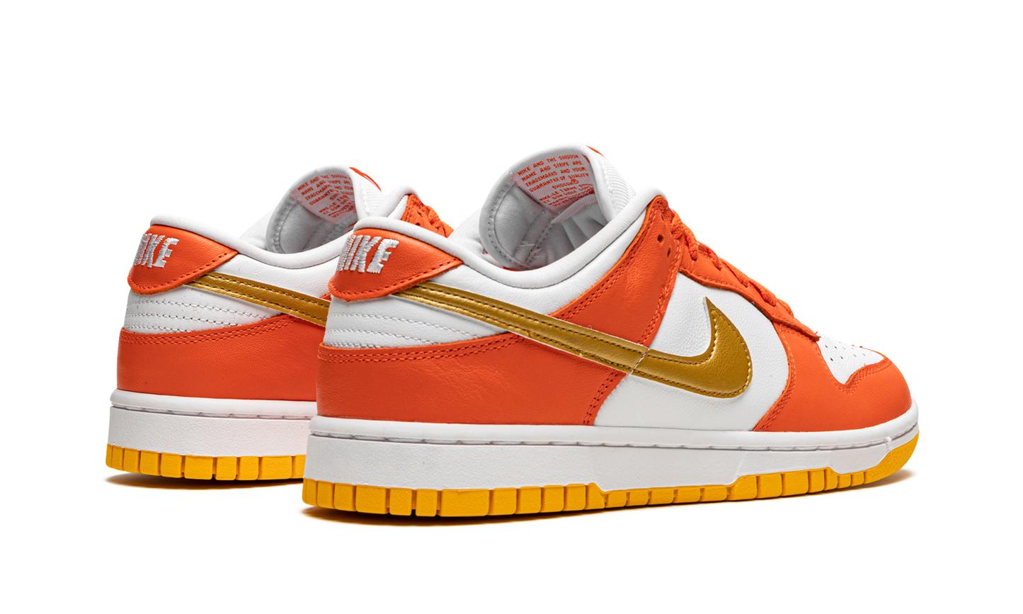 DUNK LO MNS WMNS"Golden Orange" DQ4690 800