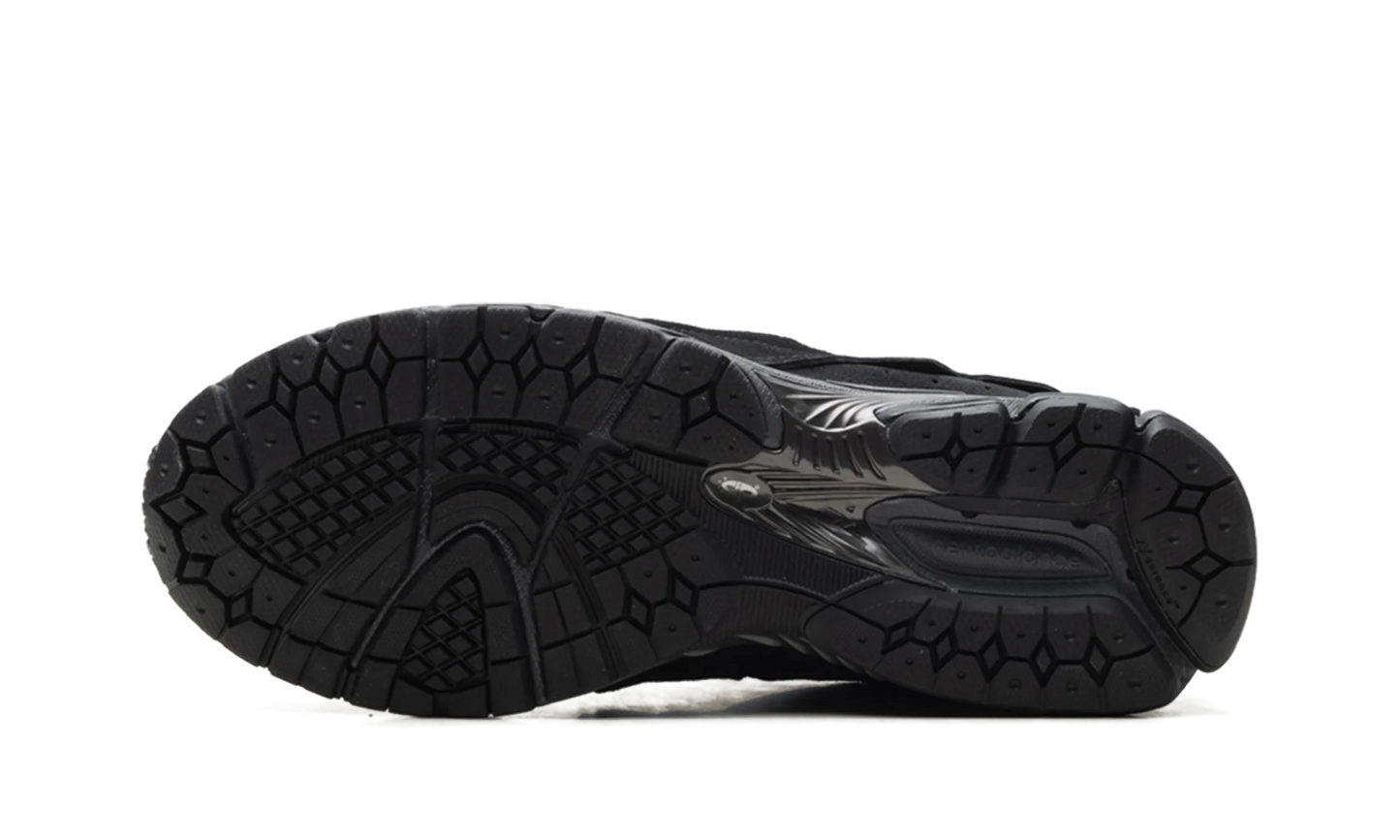 2002R Gore-Tex "Protection Pack - Black" U20023MB