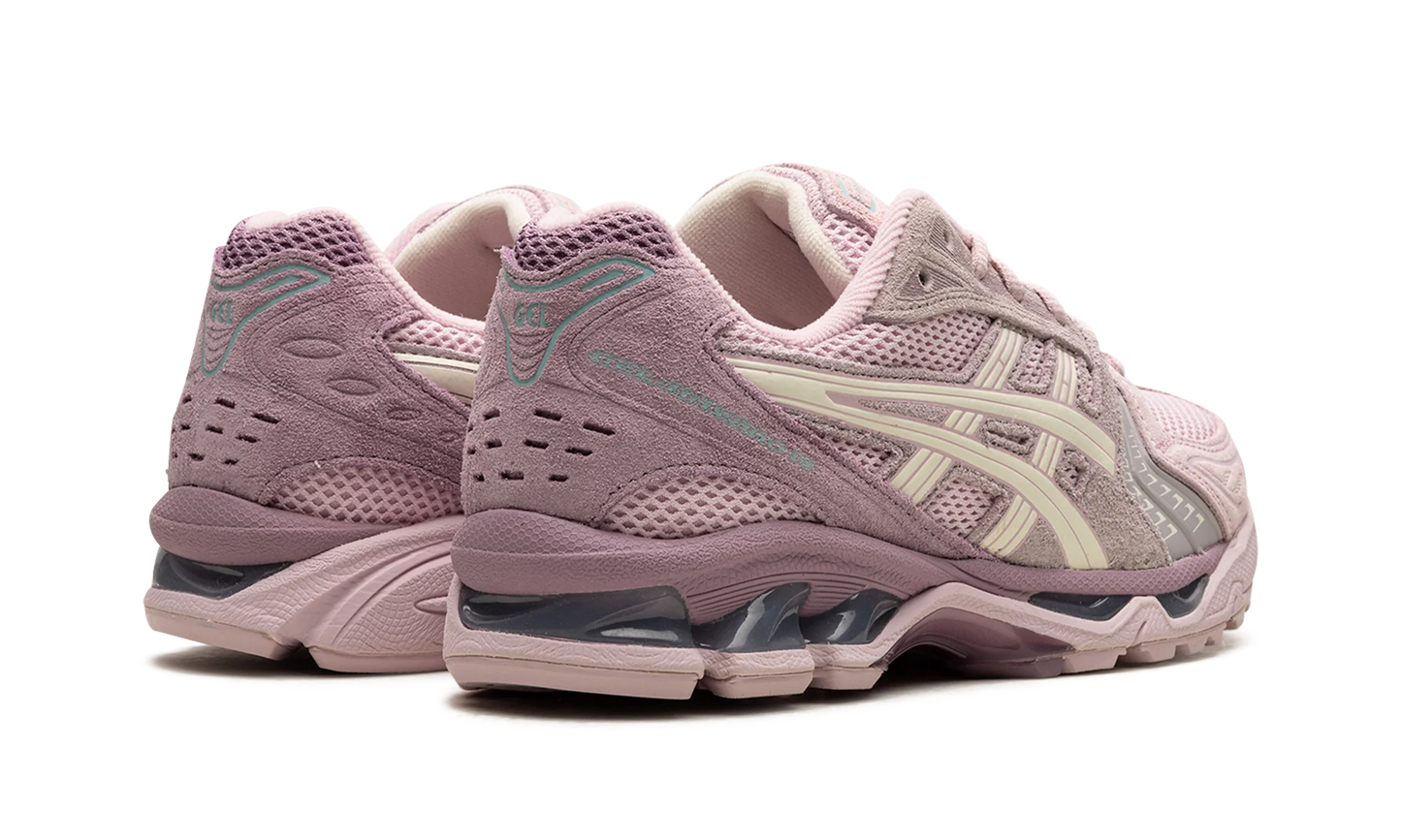 GEL KAYANO 14 WMNS "BARELY ROSE CREAM" 1202A105 700