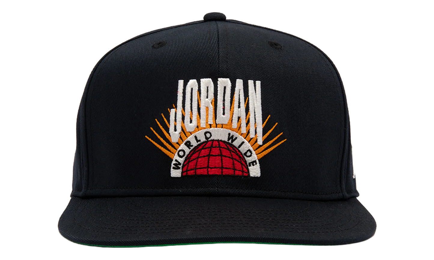 Jordan Essentials Pro Structured Flat Bill Hat "Black / Kelly Green / Sail" IF3508 010
