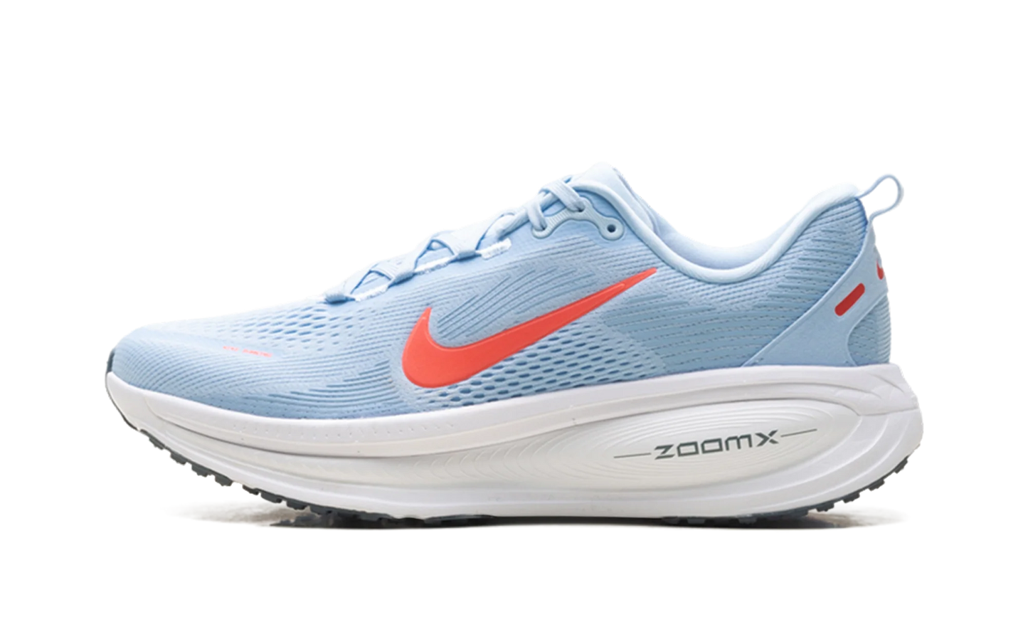 Vomero 18 "Ice Blue / White / Blue Fox / Bright Crimson" IQ9406 411