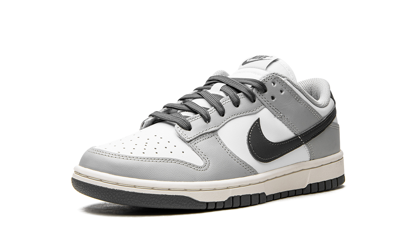 DUNK LO MNS WMNS"Light Smoke Grey" DD1503 117