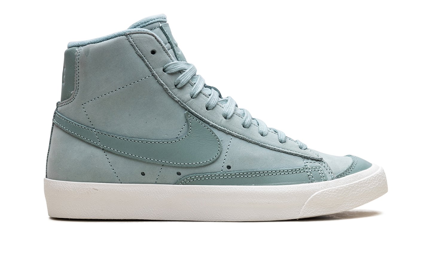 Blazer Mid WMNS"Mineral" DQ7572 300