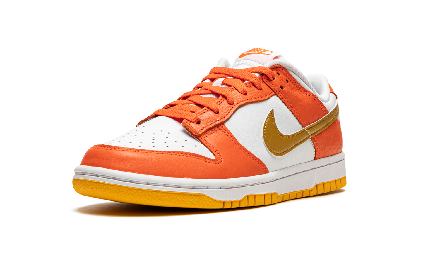 DUNK LO MNS WMNS"Golden Orange" DQ4690 800