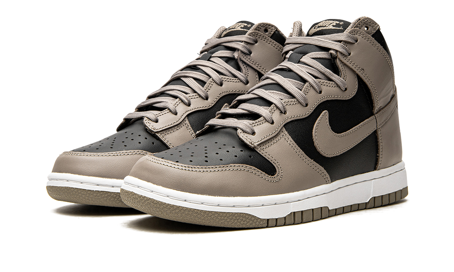 DUNK HIGH WMNS"Moon Fossil" DD1869 002