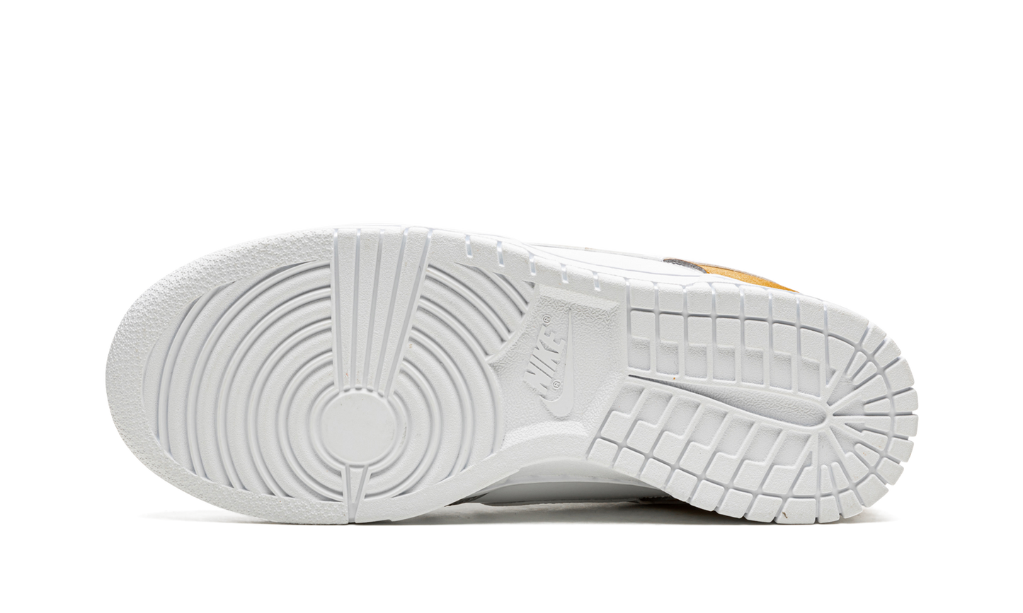 DUNK LOW WMNS"Gold White Silver" DH4403 700