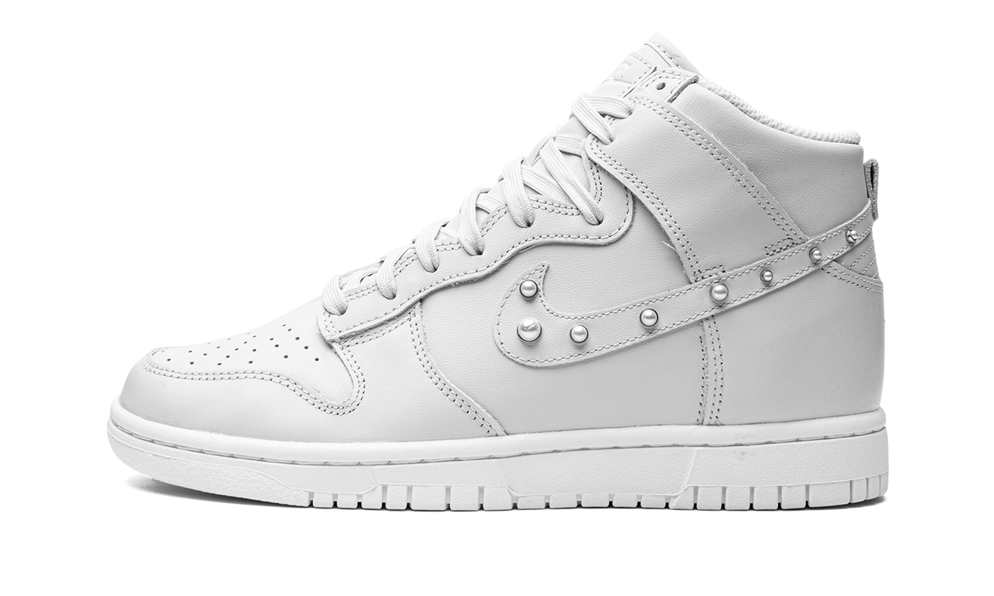 DUNK HIGH SE MNS WMNS"Dons Pearls" DR5488 001