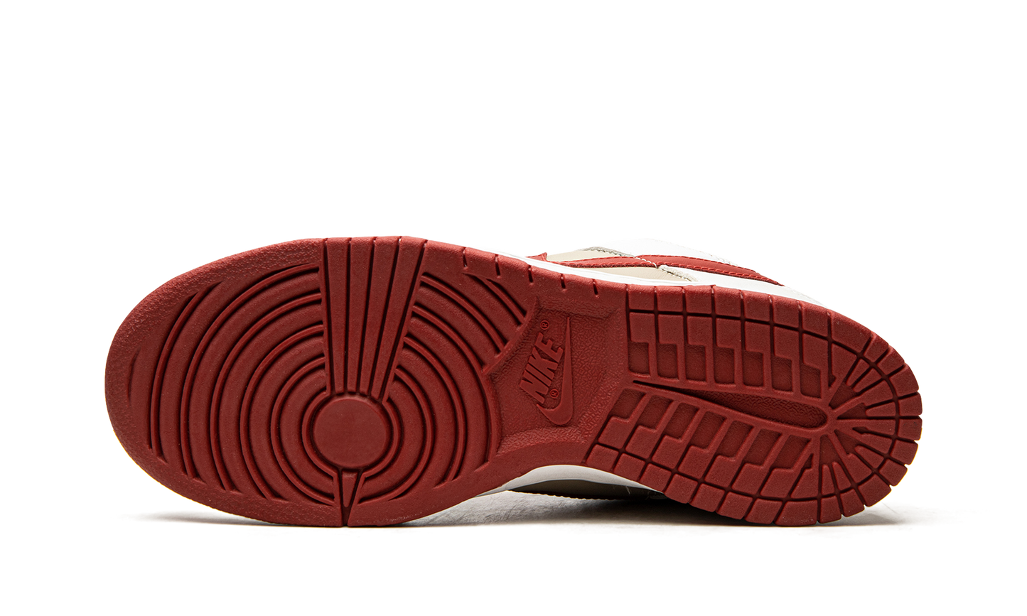DUNK LO PRO MNS WMNS"Light Stone Varsity Red"