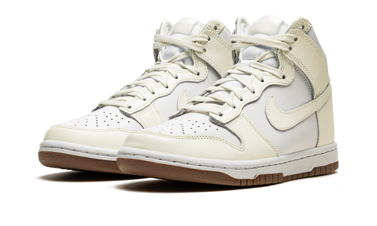 DUNK HIGH MNS WMNS"Sail/ Gum" DD1869 109